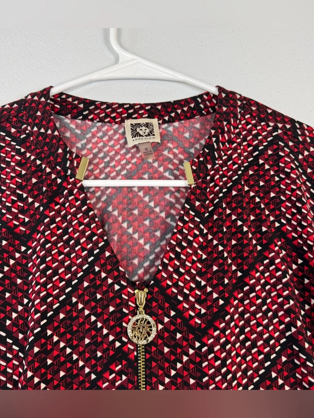 Anne Klein‎ Front Zip Blouse Womens M Medium Red White Black Geo Gold Accents